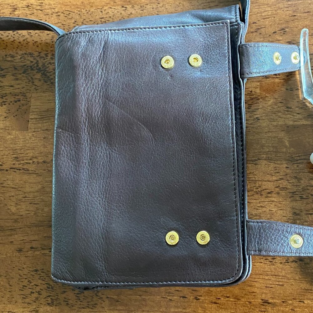 Made In Canada Leather Multi Compartment Crossbody Bag - Picture 7 of 16